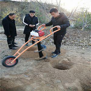 小型挖坑機一分鐘種植兩棵樹